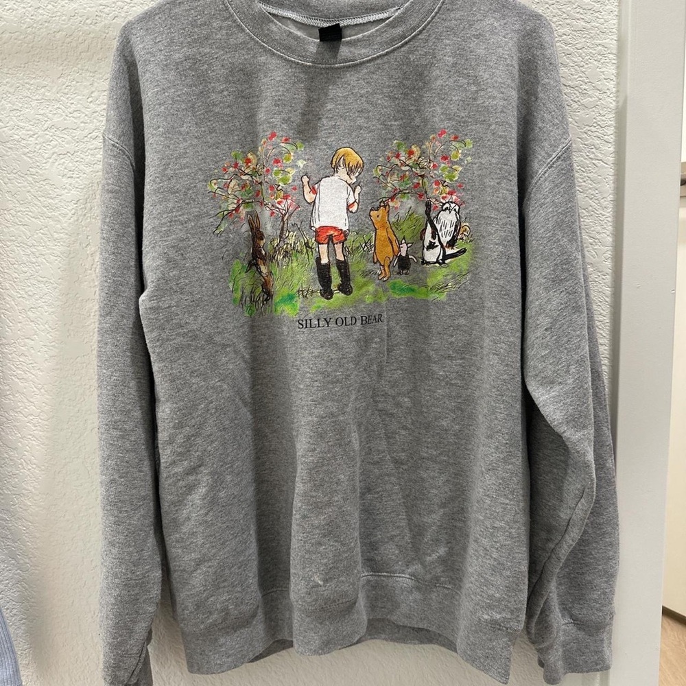 Gildan Gray Winnie the Pooh Crewneck
